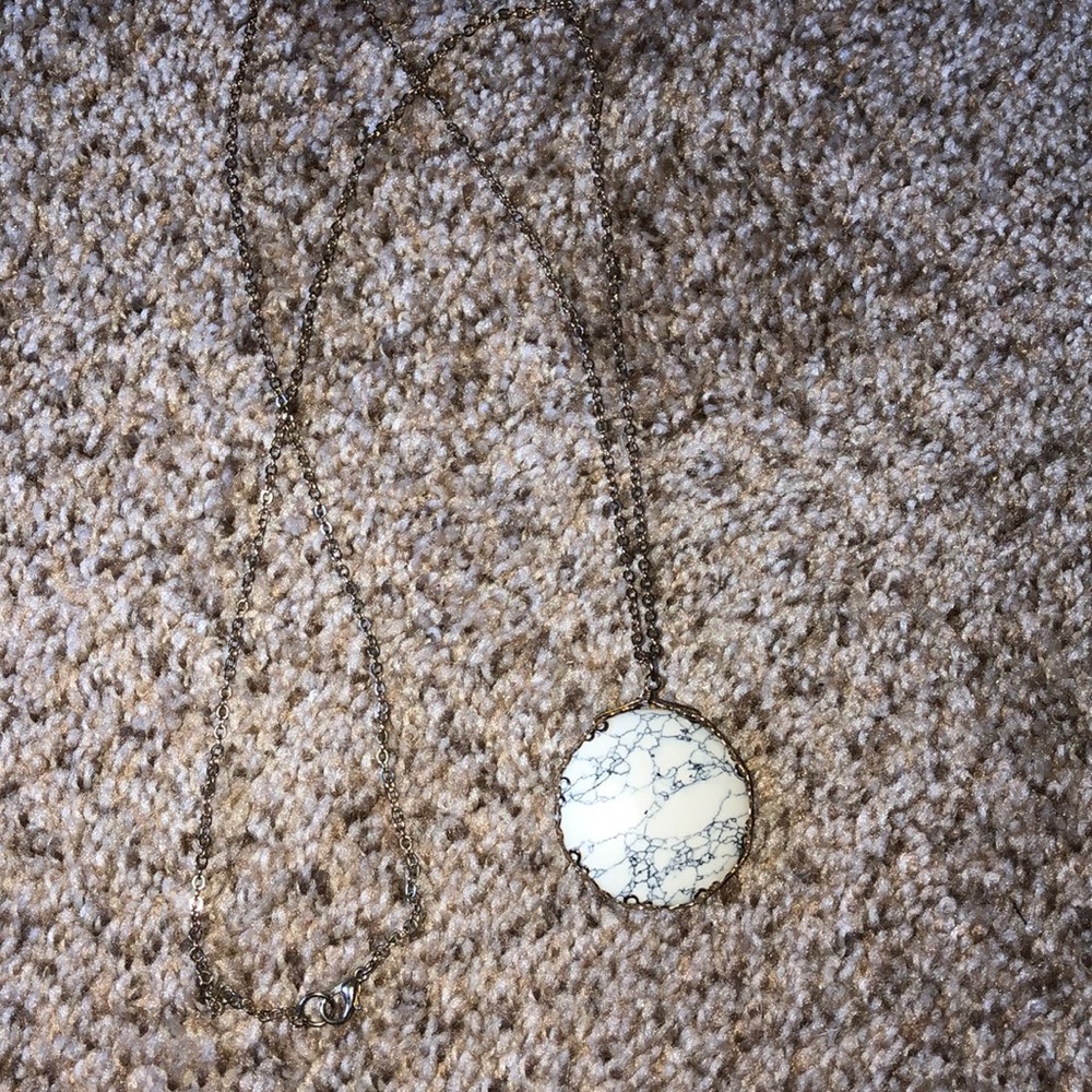 long chain necklace